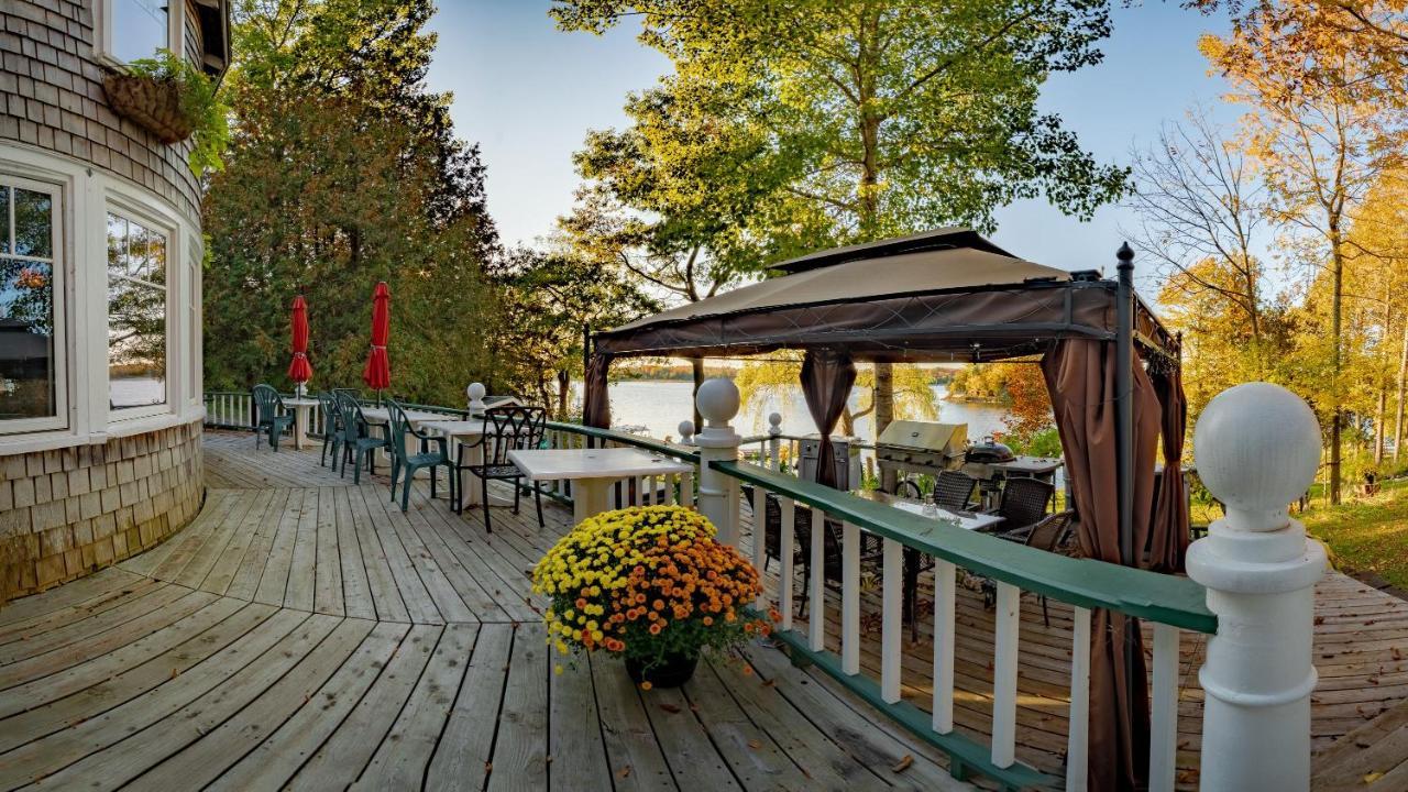 Отель Windswept On The Trent Campbellford Экстерьер фото
